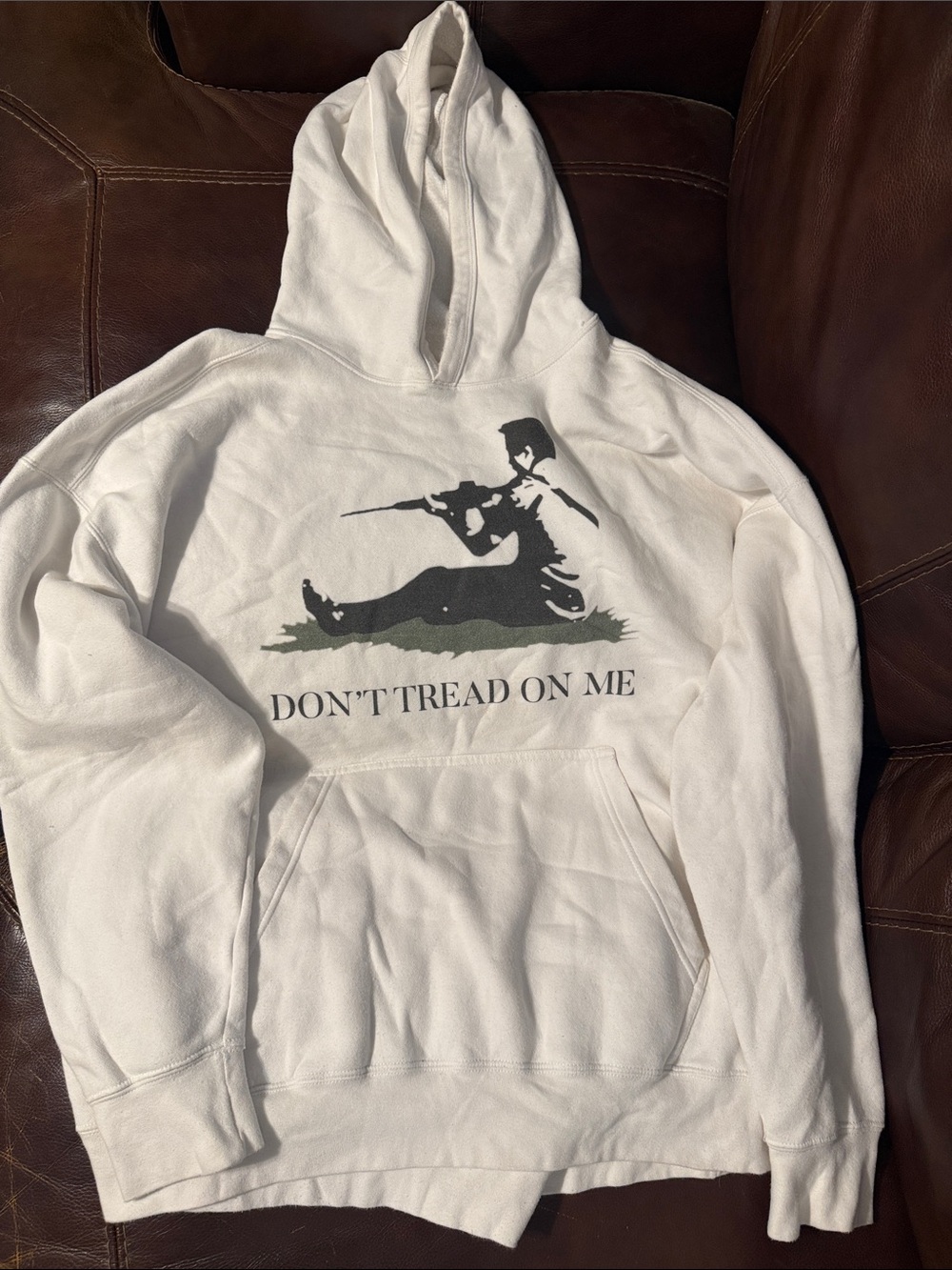 Men's White Graphic 'Don't Tread On Me' Pullover Hoodie